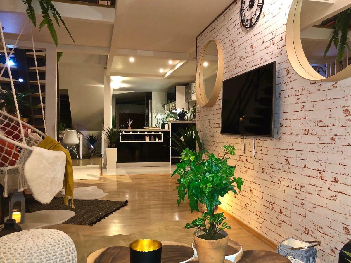 Duplex With Quite Terrace On Wenceslas Sq. Prag Exterior foto