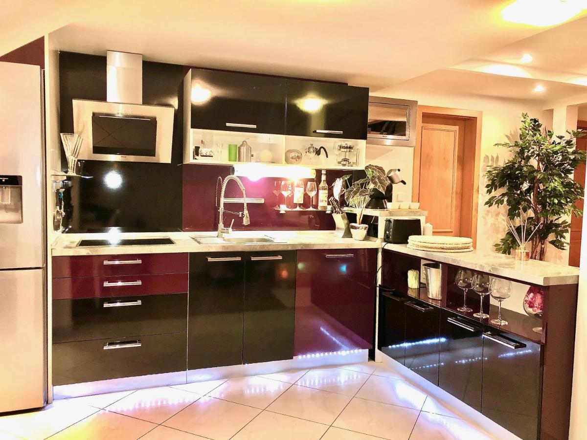 Duplex With Quite Terrace On Wenceslas Sq. Prag Exterior foto